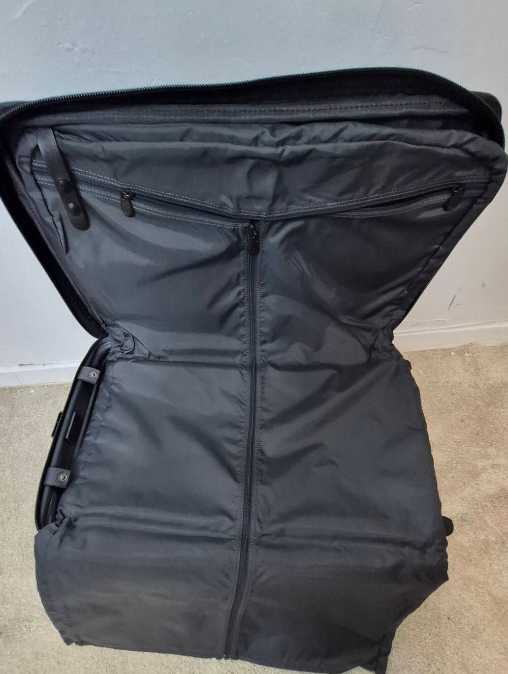 Briggs &Riley Baseline carry-on - Picture 8 of 11